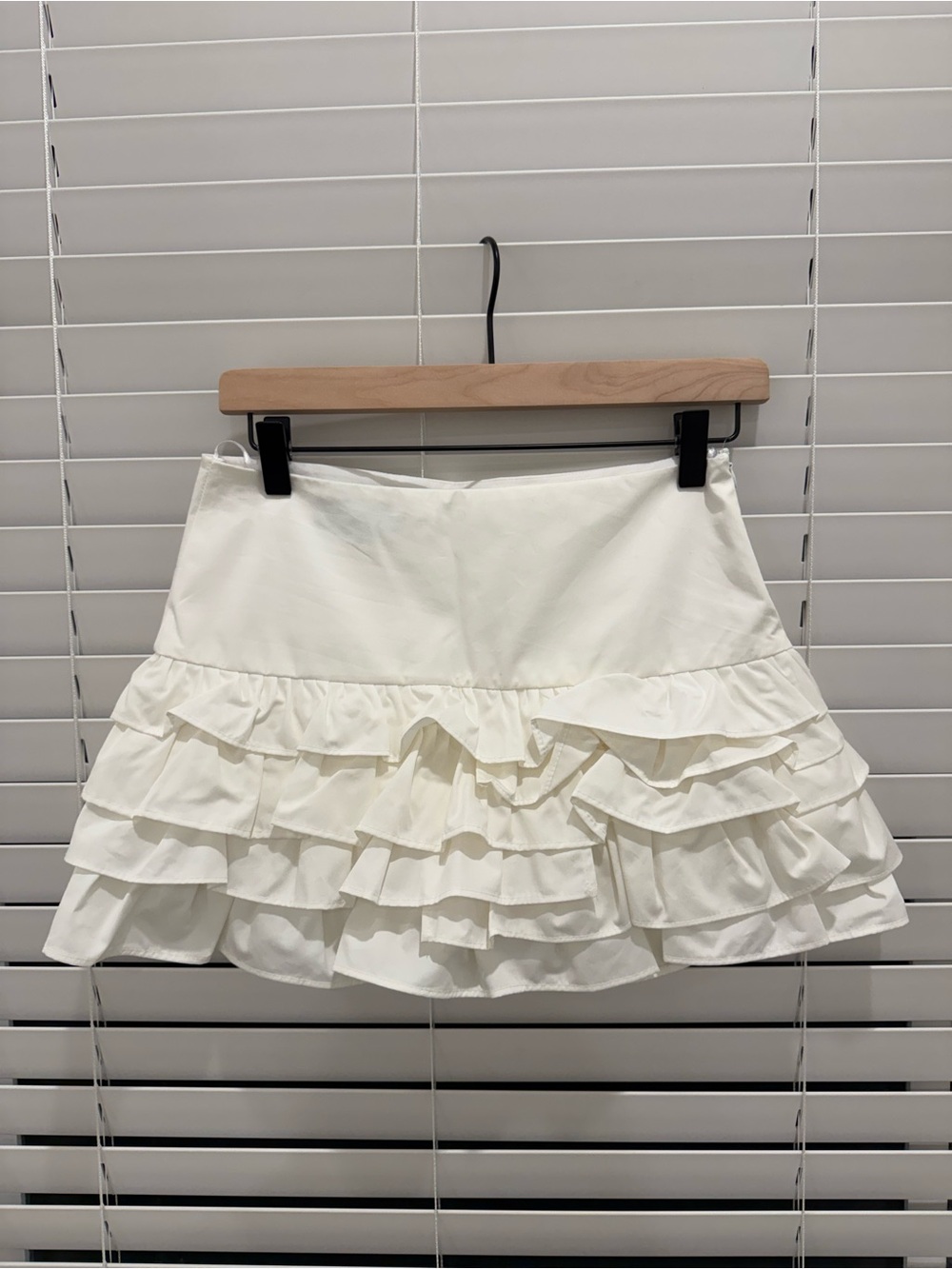 Zara white Ruffled Mini Skirt